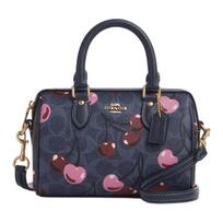 Coach Signature Monogram vyšnių rašto mini Boston rankinė su ilgu dirželiu, su auksiniais elementais, moteriška, kasdieniam naudojimui Basic Set (Bag+Dust Bag)
