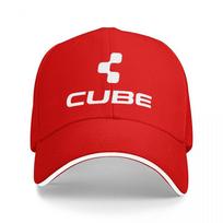 CUBE Logo Juoda beisbolo kepuraitė su baltu apvadu ir drąsiu prekės ženklo dizainu miesto gatvės stiliui ir aktyviam gyvenimo būdui Adjustable black