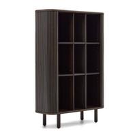 Tamsiai rudos spalvos spintelė iš uosio su stumdomomis durimis 110x160x40 cm Mailen – Kave Home