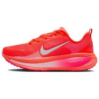 Nike Vomero 18 žemi bėgimo bateliai moteriški raudoni HM6804-603 36