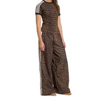 adidas Originals moteriškos Firebird leopardo rašto satininės plačios kelnės JW7302 L