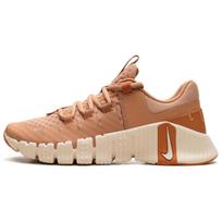 Nike Free Metcon 5 Gintaro rudumo Stovyklavietės oranžinės spalvos Moteriški DV3950-200 38.5