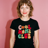 Moteriški marškinėliai COOL MOMS CLUB, juodi liemenuoti