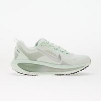 Nike Vomero 18 Barely Green/ Metallic Silver-Steam - Dydis 40.5 (HM6804-300 Laisvalaikio batai)
