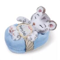 Nici: Miegantis sniego leopardas pliušinis žaislas krepšelyje – 12 cm
