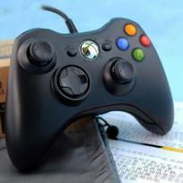 Patogus laidinis žaidimų valdiklis, skirtas Microsoft Xbox360 kompiuteriui juoda