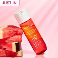 „Dot&Key“ arbūzų skonio vėsinamasis apsauginis kūno purškiklis nuo saulės SPF 40+ (110 ml)