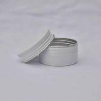 50 vnt. baltos spalvos 30 ml kosmetikos indelis 30 ml aliuminio indelis 30 g aliuminio skardinė 30 g kremo indelis