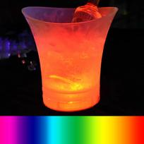 Naujas atsparus vandeniui plastikinis LED ledo kibiras su 4 spalvų LED juostelėmis, naktiniams klubams, 5L, LED šviečiantis šampano, alaus kibiras Multicolor