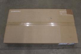 Samsung | LS32FM801UUXDU | 32 " | VA | 16:9 | 60 Hz | 4 ms | 3840 x 2160 pixels | 400 cd/m² | HDMI ports quantity 1 | White | Warranty 24 month(s) | DAMAGED PACKAGING