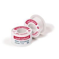 LEUKOPLAST silikonu dengtas medicininis pleistras plastikinėje ritėje SKIN SENSITIVE, 2,5 cm x 1 m, 1 vnt.