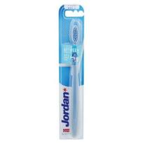 Jordan Ypač minkštas dantų šepetėlis tarpdančių valymui Clean Between Ultra Soft Toothbrush Baby Blue