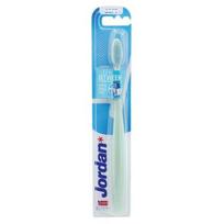 Jordan Ypač minkštas dantų šepetėlis tarpdančių valymui Clean Between Ultra Soft Toothbrush Green