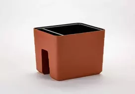 URBALIVE BERBERIS balkoninis savaime drėkinamasis vazonas 26 x 30 cm, cinamono spalvos