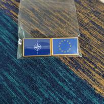 Nato sagės ir 12 žvaigždučių vėliava sagės Cinko lydinio liejimo būdu padengtos PVC nugaros kaištis 2,5 cm #1