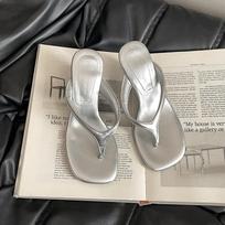 Simple wedge heel high heels flip-flops slippers women's 2025 summer new wear versatile beach sandals tide 35 sidabras