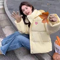 Collegiate style yellow hooded down cotton jacket women's winter 2025 new high-end fashion bread jacket S smėlis
