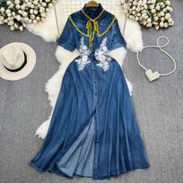 Elegantiškas moteriškas podiumo stiliaus džinsinis marškinių suknelė su raukiniuota apykakle, nauja, vintažinė, vasarinė, su gėlėmis siuvinėta, vienaeilė, ilga M mėlyna