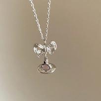 Elegantiškas katės akies akmens planetos drugelio mazgo pakabukas karoliai moterims, paprastas, asmenybės, madingas, universalus chokerio karoliai Bow planet necklace plated with real gold