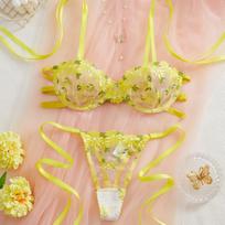 Specialiai seksualiam nėriniuotam chrizantemų siuvinėjimo erotiniam apatinio trikotažo komplektui Tuščiavidurė gryno troškimo liemenėlė ir kelnaitės dviejų dalių komplektas S geltona