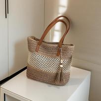 Women Straw Tote Bag Large Capacity Woven Rattan Handbag Summer Beach Bag Contrast Color Shoulder Bag Tassel Decor chaki