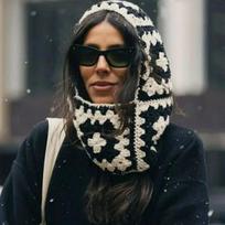 Women Knitted Balaclava Cap Handmade Crochet Floral Square Woolen One-Piece Beanies Neck Warm Retro Ins Pullover Hat Ski Bonnet 56-58cm juoda balta spalva