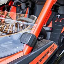 UTV priekinio stiklo lango HD spaustukas, skirtas Can-Am Maverick x3 1000 Commander, Honda Pioneer, suderinamas su Polaris RZR, cf moto 1 PCS