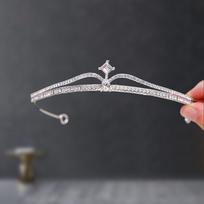 Nuotakos karūna Diadema Nuotakos kalnų krištolo karūna Vestuvinės suknelės papuošalas Aštuonioliktojo gimtadienio Bat Micva Gimtadienio princesės plaukų aksesuarai gray