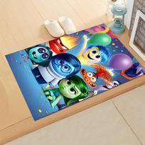 „Inside Out“ emocijų nuotykis svetainės kilimėliui, miegamojo, darbo kambario, prieškambario dekoravimui, puikiai tinka namų dekoravimui ar šventinėms dovanoms 40cmx60cm