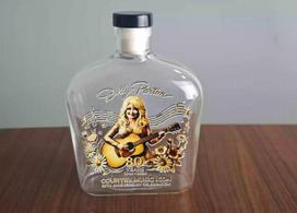 Dolly Parton Premium country muzikos tema Stiklinis viskio grafinas, Rankų darbo skaidraus stiklo likerio butelis su gitaros ir gėlių reljefu