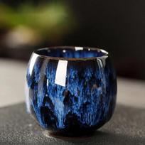 Japoniškas Raku keramikos arbatos puodelis, degtas krosnyje, glazūruotas, skirtas kavai, sake, vyno degustacijai, arbatos ceremonijai, Zen meditacijai, namų baro naudojimui 110ml tamsiai mėlyna spalva