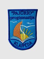 Klaipėdos „Pajūrio“ progimnazijos emblema, EMBLEMA: Emblema su prisiuvimu