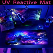 1 vnt. didelis žaidimų elektroninio sporto kompiuteris sustorintas fluorescencinis pelės kilimėlis, modernus Galaxy Pattern Print darbalaukio kilimėlis, UV juodos šviesos neslystantis pelės kilimėlis 300*800*3mm/11.8*31.5inch