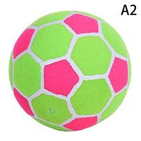 1 vnt. lipnus futbolo kamuolys kojų spardymui, smiginio žaidimams, futbolo smiginis, veltinis futbolo kamuolys, lauko pripučiamam futbolo taikiniui A2
