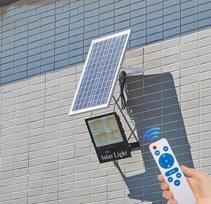 LED 60w lauko šviestuvas su LCD ekranu pasikraunantis nuo saulės su valdymo pulteliu