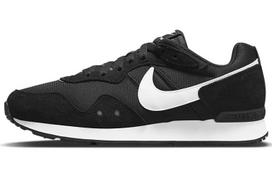 Nike Venture Runner Wide Juoda Balta Moteriški DM8454-001 36