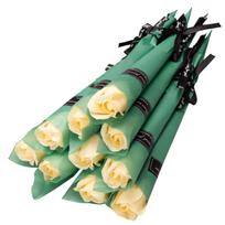 Kreminės muilo rožės, 10 vnt., 28 cm puokštė E177