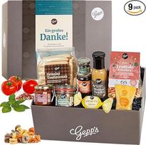 "Gepp's Delicatessen" padėkos dėžutės dovanų krepšelis su daugybe skanėstų, įmonės dovana darbuotojams ir kolegoms, tokie patiekalai kaip makaronai, triufelių padažas, pesto, amaretas, gurmaniškas dovanų rinkinys