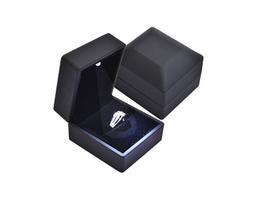 Led apšviesta plastikinė žiedinė dėžutė