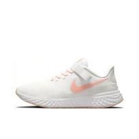 Moterų Nike Wmns Revolution 5 FlyEase Summit White Crimson Bliss BQ3212-109 EU 35.5 oranžinė/balta