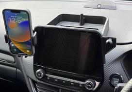 Prietaisų skydelio dėklas su telefono laikikliu, skirtas "Ford Puma 2019-2024", navigacijos ekrano prietaisų skydelio organizatorius, neslystantis kilimėlis, 360° reguliuojamas laikiklis, lengvai pritaikomas be gręžimo, matinės juodos spalvos