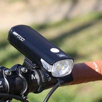 CatEye AMPP1700 / Black / USB pakraunamas priekinis žibintas