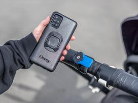 Quad Lock universalus telefono adapteris