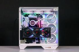 MDATA GAMING ArcticX PRO Ryzen 7 9800X3D 32GB 1TB SSD RTX 5080 NoOS