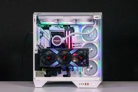 MDATA GAMING ArcticX Pro Ryzen 7 7800X3D 64GB 2TB SSD RTX 5070Ti NoOS