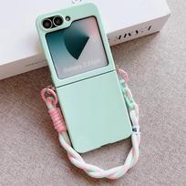 Phone Case For Motorala Moto Razr 40 50 Ultra Cute Candy Solid Protective Cover With Wrist Strap Slim Motorola Razr 50 Ultra žalia