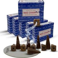Satya Nag Champa atgalinio srauto smilkalų kūgiai, skirti kriokliui aromatiniam dūmų fontanui Haze Falls ir kilimėlio rinkinys – 6 vnt.