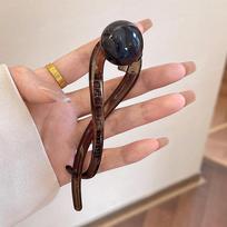 1pc Simple coffee colored pearl single line grab clip feminine twist hair clip shark clip hair accessory