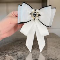 1Pc Elegant Bow Tie with Exquisite Decoration, Suitable for School Uniforms, Graduation Photos, Appointments, Parties and Performances balta