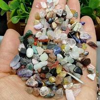 100g Spalvotų kristalinių žvyro akmenukų sukulentams, bonsai ir akvariumams (2-30mm) 2-5mm Colorful Stone 100g